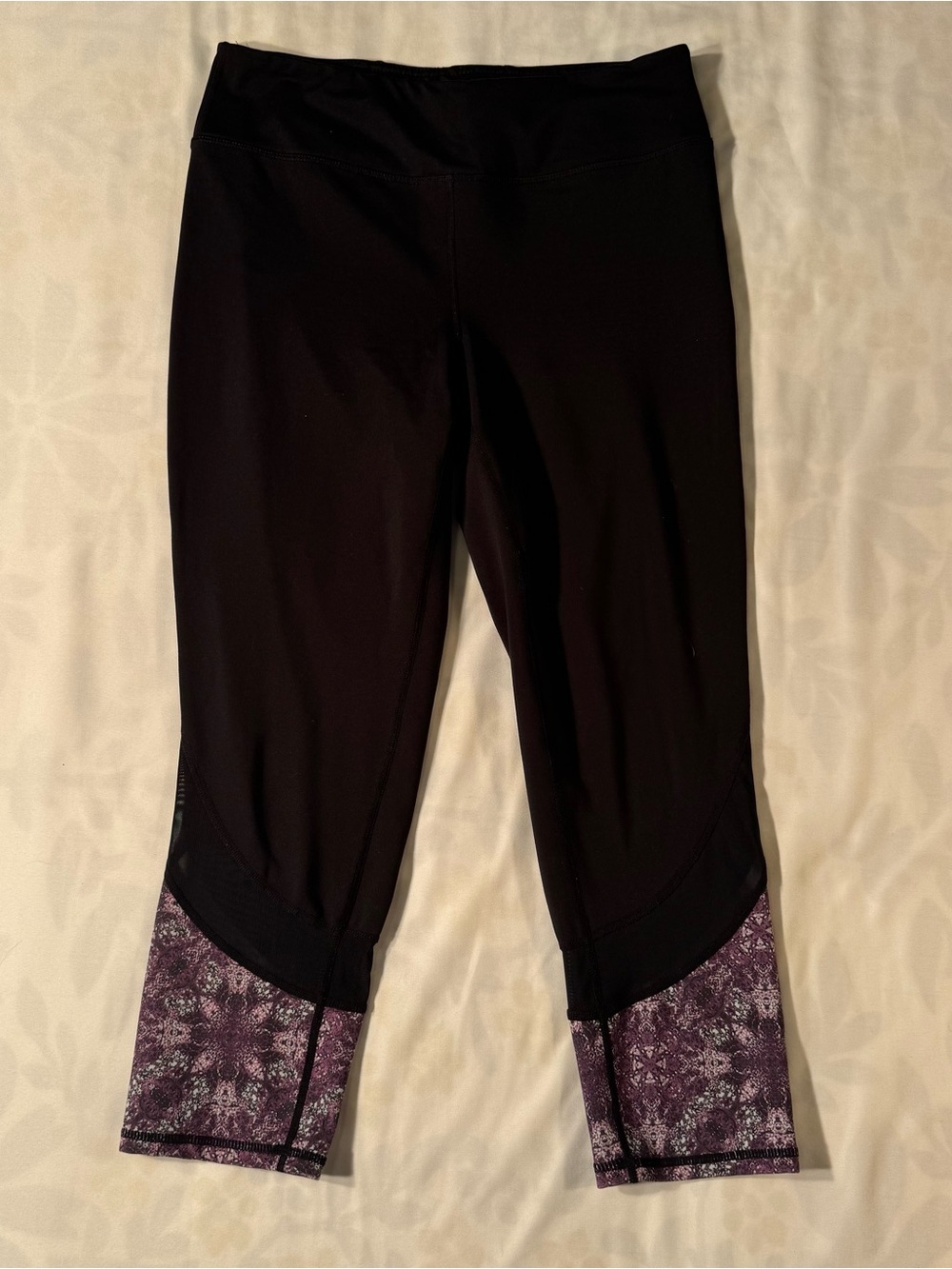 GAIAM Black Active Capri Leggings/Yoga Pants